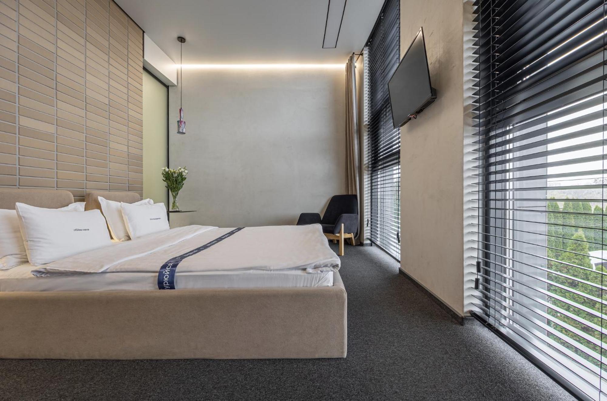 Ribas Rooms Lutsk Bagian luar foto