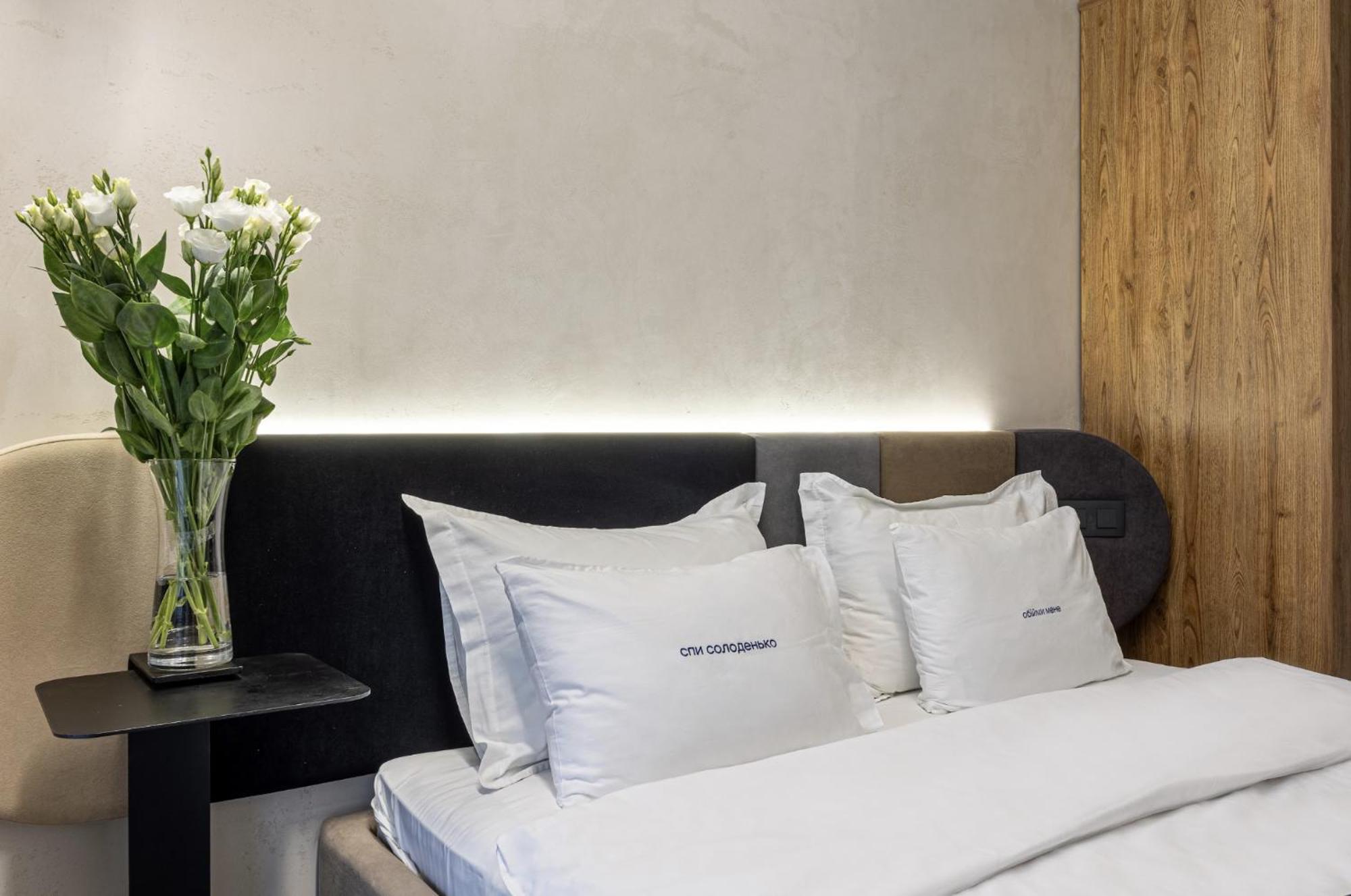 Ribas Rooms Lutsk Bagian luar foto